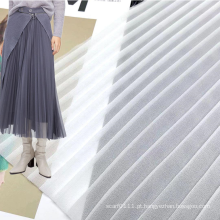 Leve cor personalizada 100% poliéster tecido branco chiffon crepe tecido plissado para vestidos de meninas